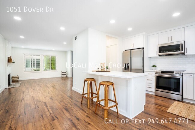 Foto del edificio - 1051 Dover Dr