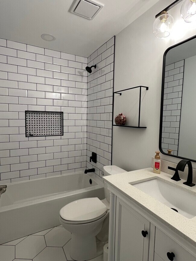 1 Parkside Ct Unit 5, Vernon Hills, IL 60061 Condo for Rent in Vernon