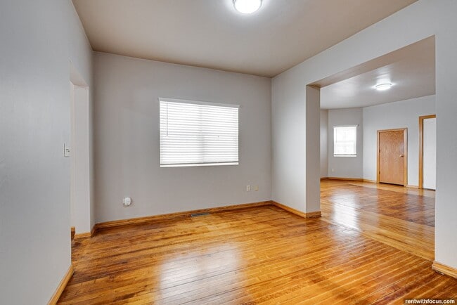 Foto del edificio - 618 N Ashland Ave