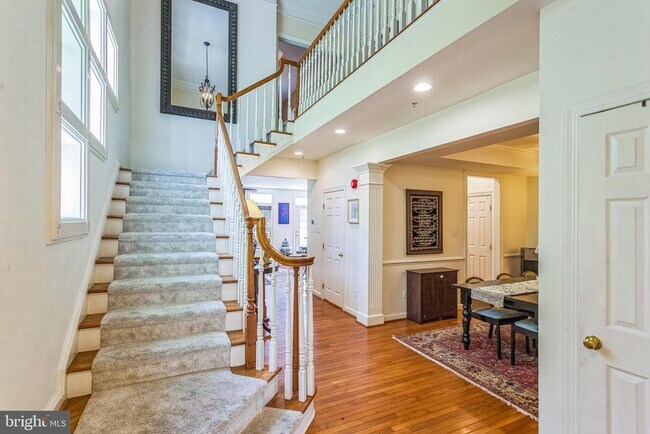 Building Photo - 361 Village Way