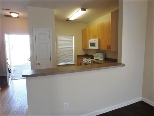 Building Photo - 129 Buchanan Lane