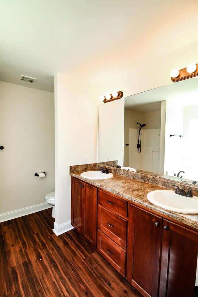 Building Photo - 147 Stonebrook Way