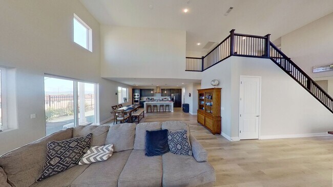 Foto del edificio - AMAZING 3+ bed, 2.5-bath Executive Home in Rice Ranch Community!