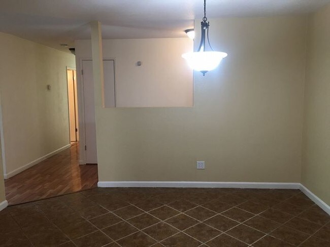 Building Photo - 205 Carina Dr
