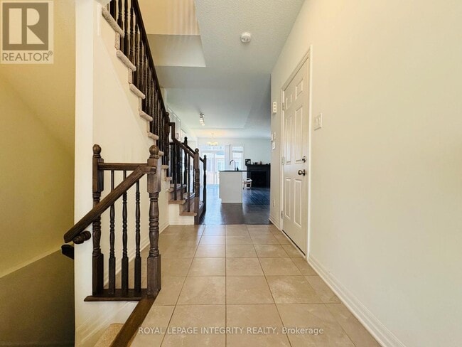 Building Photo - 171 Overberg Way