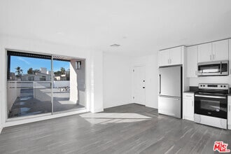 Building Photo - 1610 S Beverly Glen Blvd
