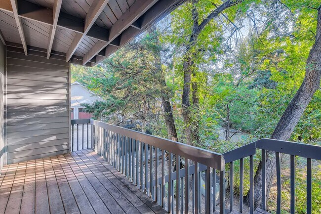 Building Photo - Two Story Condominium Prime Location! Just...