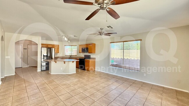 Foto del edificio - 14801 W Wethersfield Rd