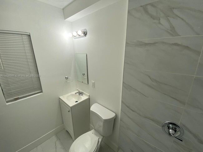 Foto del edificio - 641 NW 15th Terrace