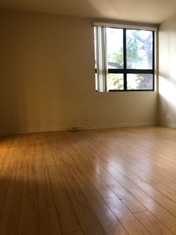 Building Photo - 1600 S Bentley Ave