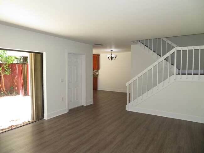 Building Photo - 1700 Embassy Dr