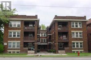Building Photo - 983-983 Main St E