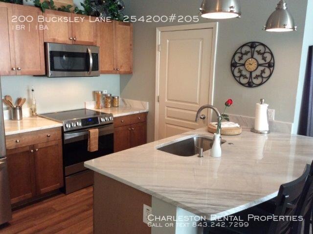 Foto del edificio - 200 Bucksley Ln