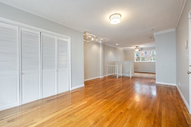 Foto del edificio - 159 W 7th St
