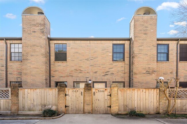 Foto del edificio - 9850 Pagewood Ln