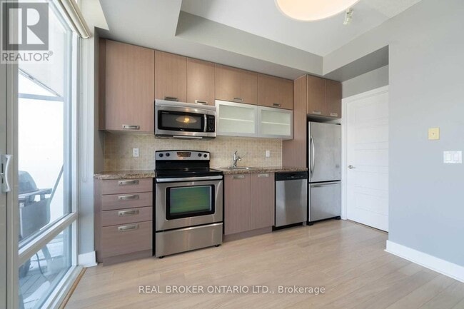 Building Photo - 90 Stadium Rd