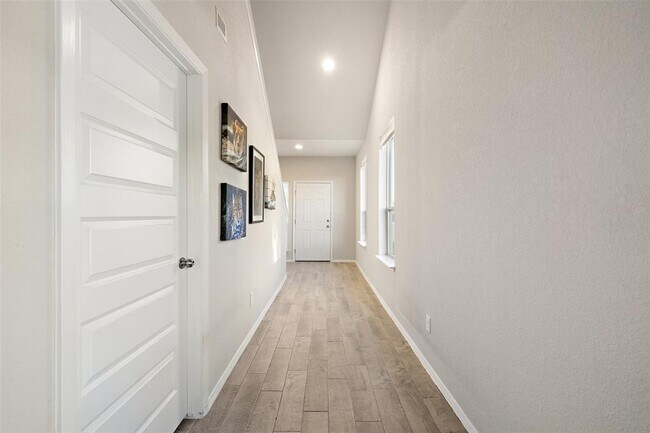 Foto del edificio - 408 Black Opal Dr