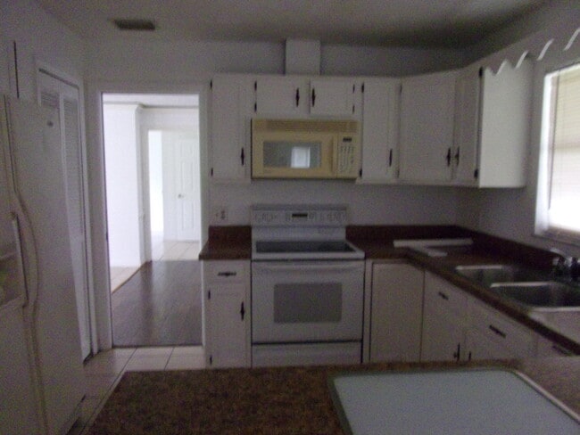 Foto del edificio - 513 SE Crosspoint Dr