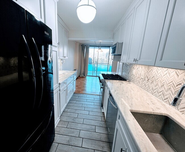 Building Photo - 10500 Rockville Pike