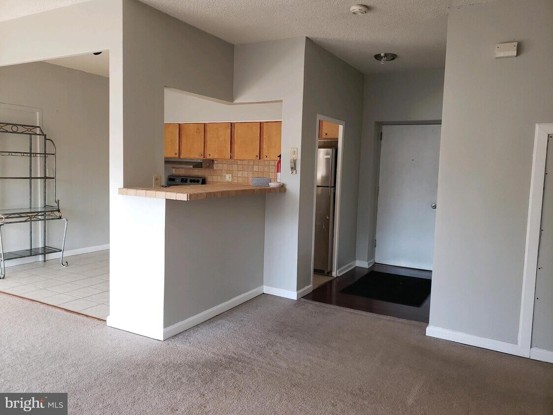 113 Chestnut St, Cherry Hill, NJ 08002 Condo for Rent in Cherry Hill