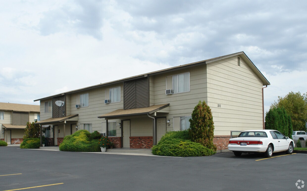 Primary Photo - 202 E Colorado Ave
