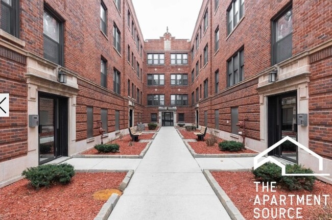 Photo - 2207 W Eastwood Ave Apartment