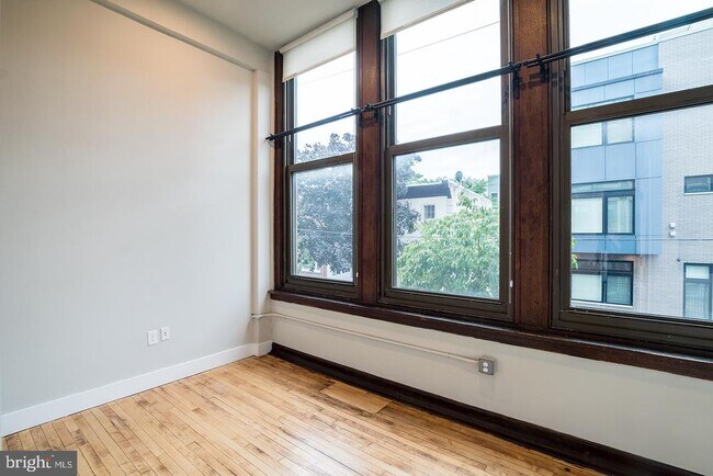 Foto del edificio - 1300 S 19th St
