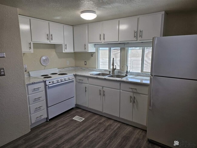 Foto del edificio - 11530 S Sheila Ave