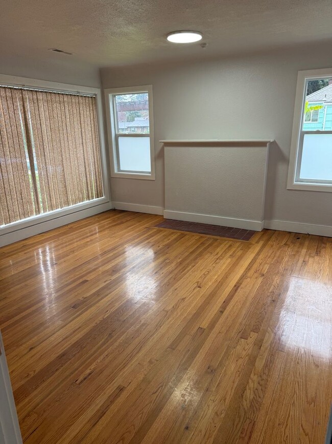 Photo - FABULOUS FOSTER House