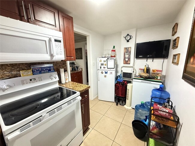 Foto del edificio - 6990 NW 186th St