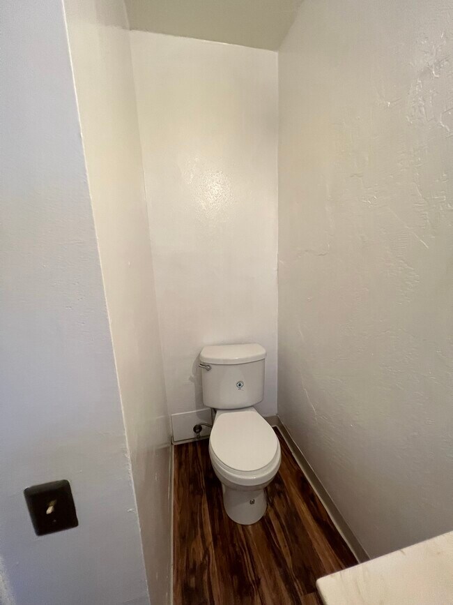 Building Photo - 2572 S Sepulveda Blvd