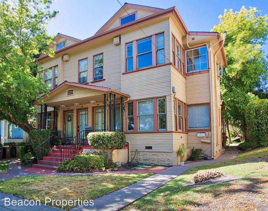 Foto principal - 2247 Derby St