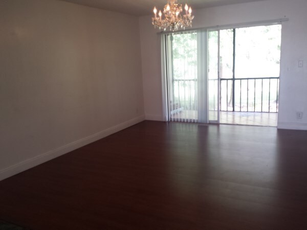 Foto del edificio - 7800 Colony Cir S