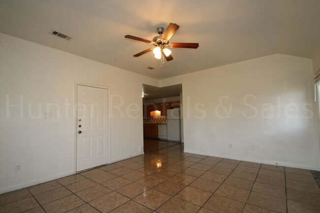 Building Photo - New Fence!