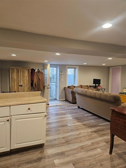 Foto del edificio - 52 Hilltop Ln