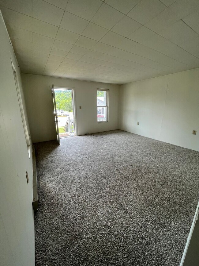 Foto del edificio - 305 W Linn St