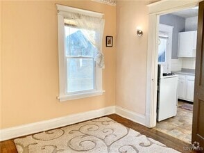 Building Photo - 422 Skillen St