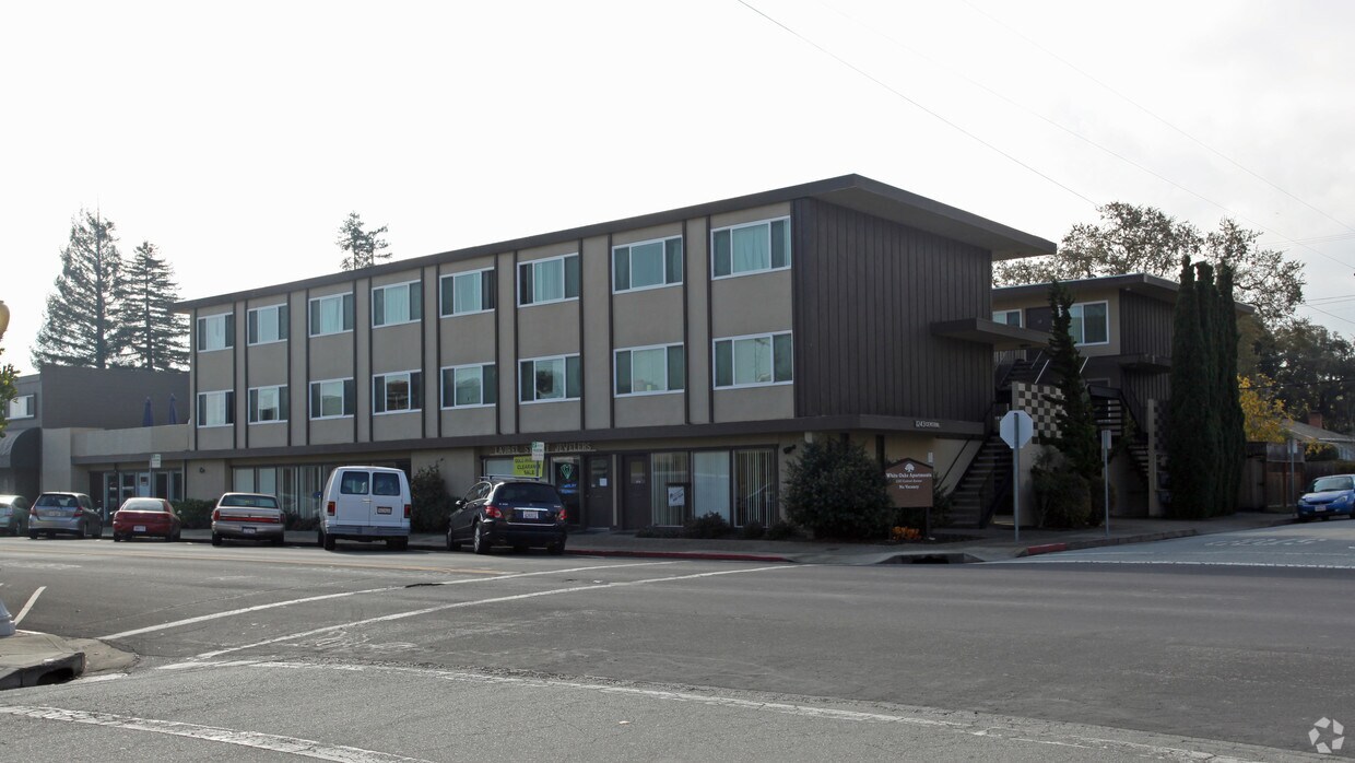 Building Photo - 1600 Laurel St
