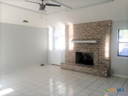 Building Photo - 113 E Blancas Dr