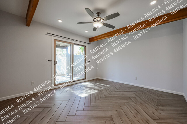 Foto del edificio - Single Story 3 bed+2 bath+RV Gate Available!