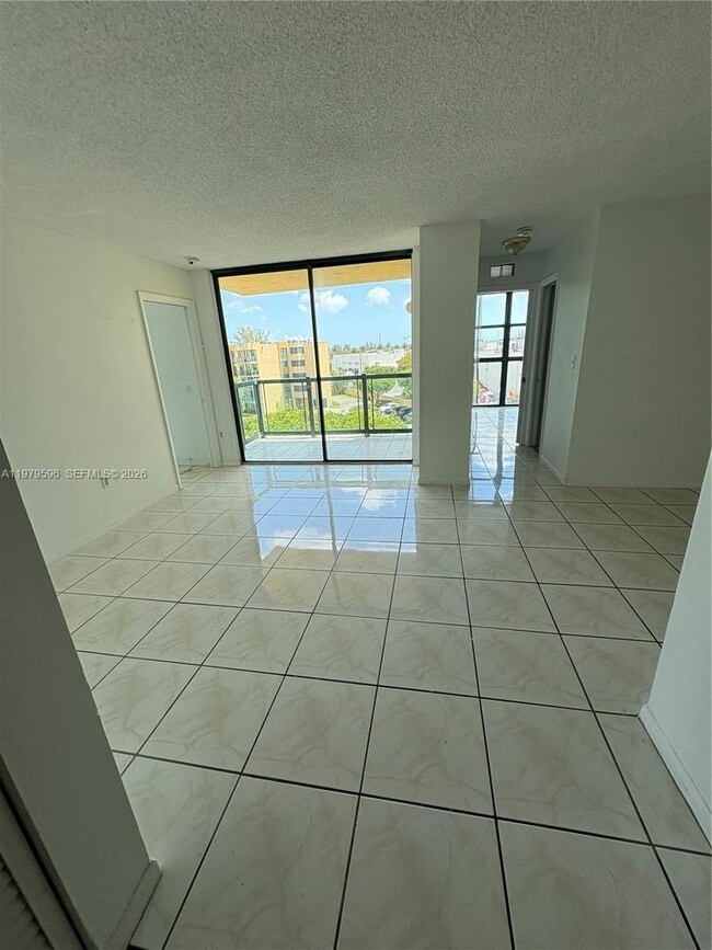 Foto del edificio - 11800 SW 18th St