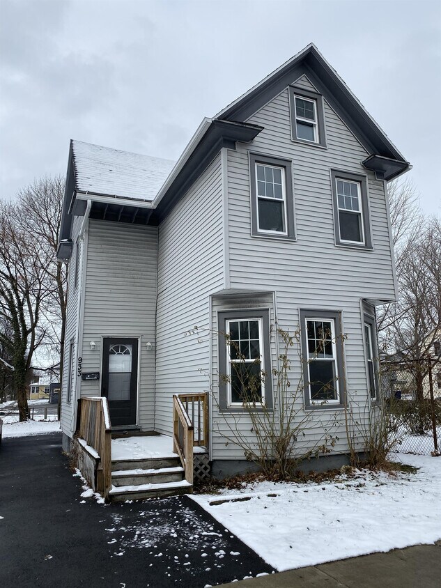 933 Jefferson Ave, Rochester, NY 14611 House Rental in Rochester, NY