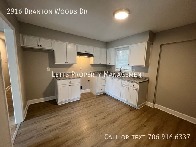 Building Photo - CUTE COZY RENTAL READY NOW!!