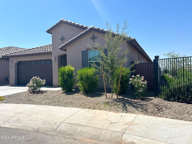 Building Photo - 17057 W Echo Ln