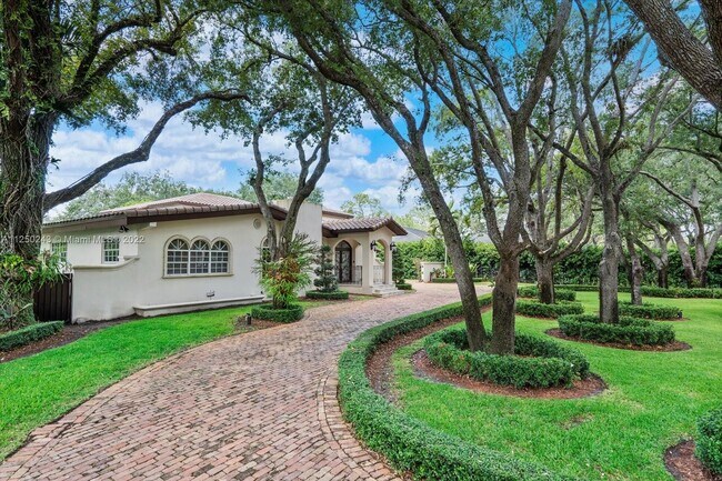 Building Photo - 6630 SW 72nd Ct