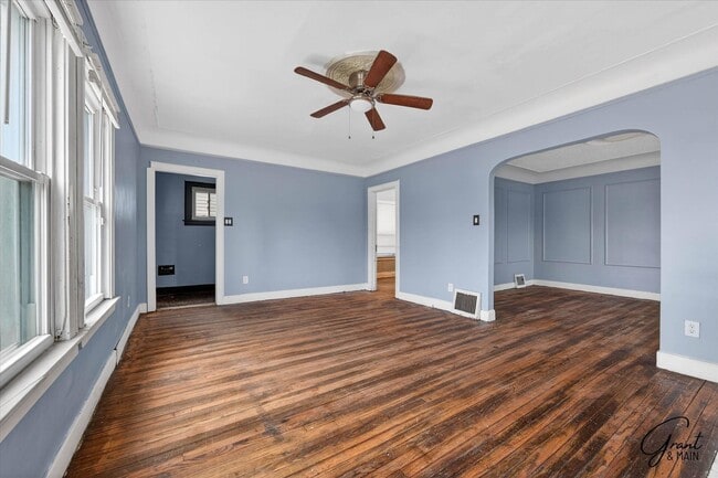 Foto del edificio - $1550 4 bedroom