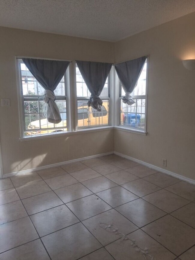 Foto del edificio - 95th Street, Los Angeles CA 90044