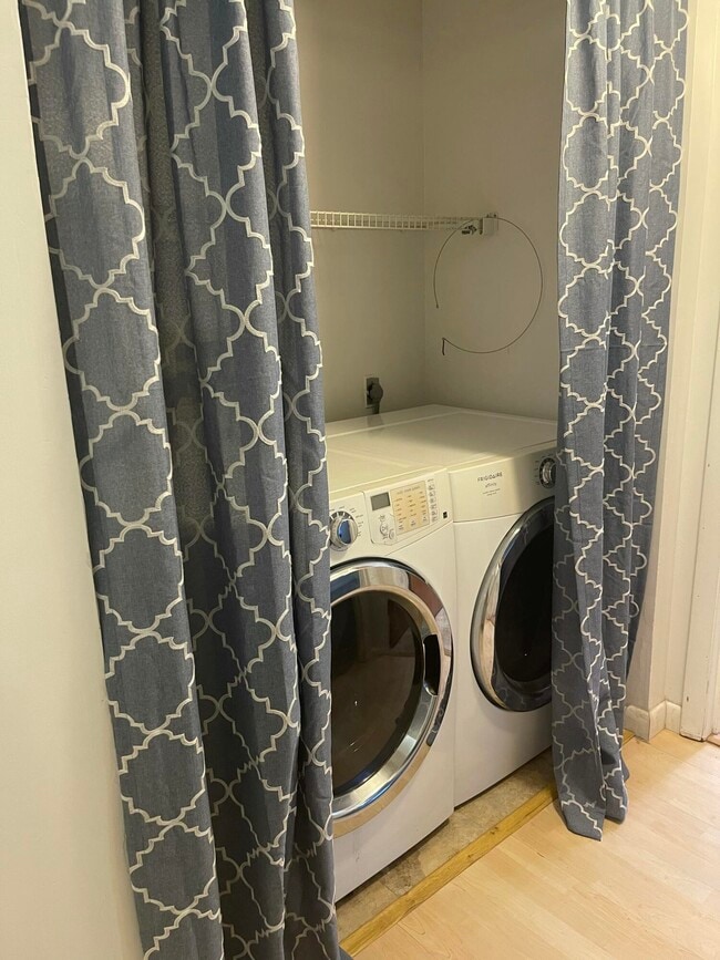 Foto del edificio - 4918 SE Salvatori Rd