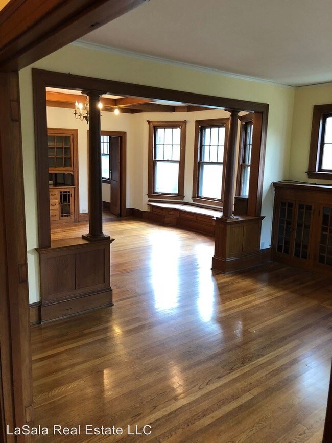 Building Photo - 2 br, 1 bath Apartment - 967 West Blvd
