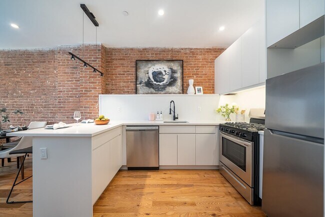 Building Photo - 568 Communipaw Ave
